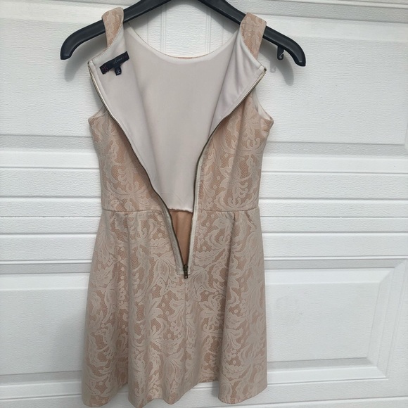 XS Off White Lace Flower Midi Dress - Picture 6 of 7